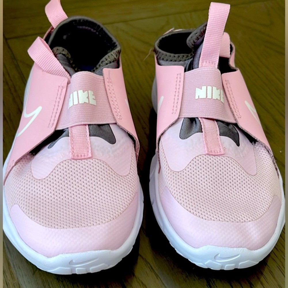 Girls Nike size 13.5